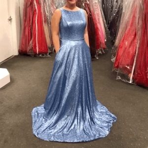 Perfect SWEET 16 /prom Sparkle material gown. Stunning, unique. Beautiful blue.